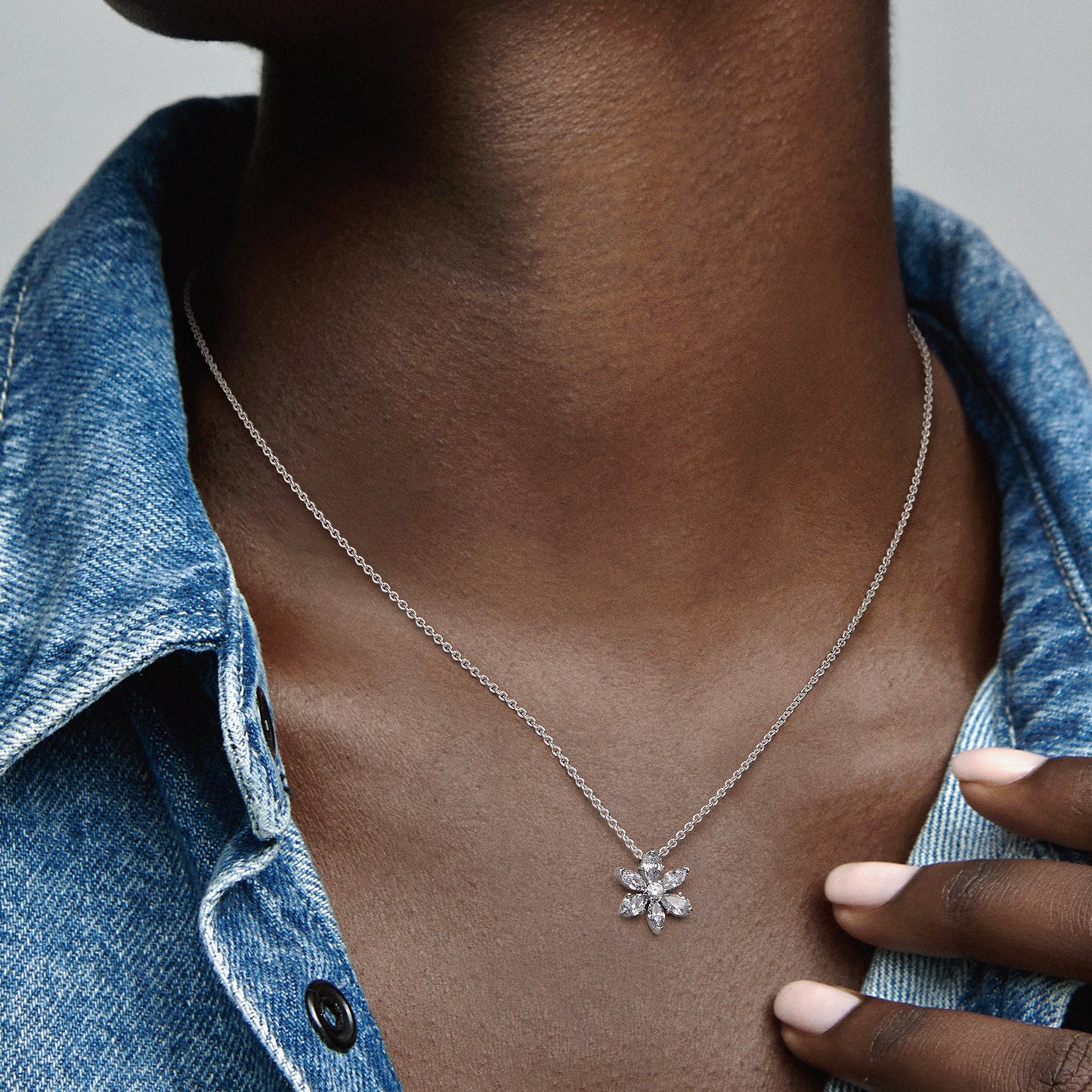 Sparkling Herbarium Cluster Pendant Necklace Premium Fashion Jewelry Gift Collection