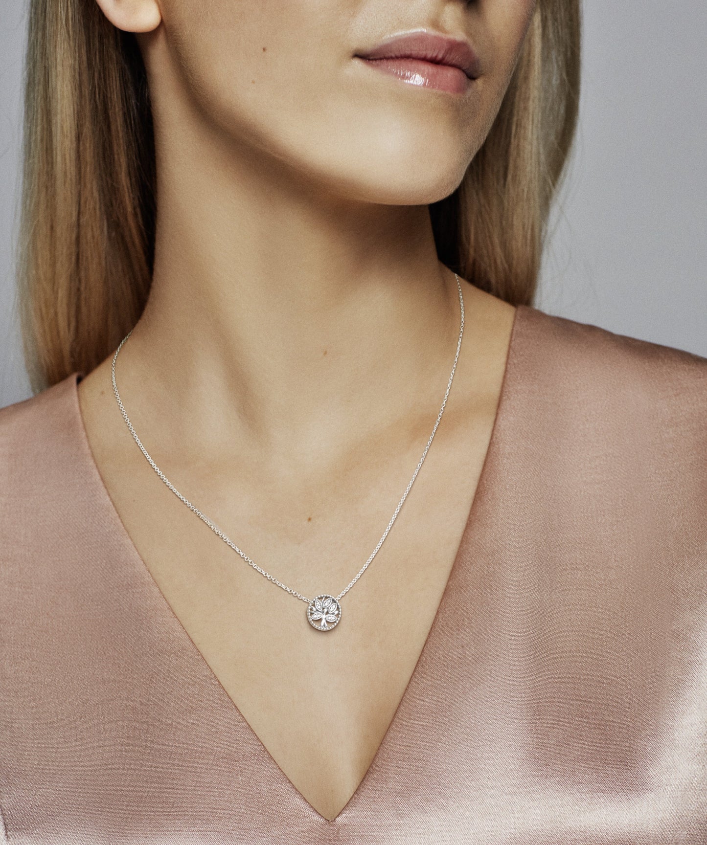 Sparkling Family Tree Necklace Premium Fashion Jewelry Gift Collection