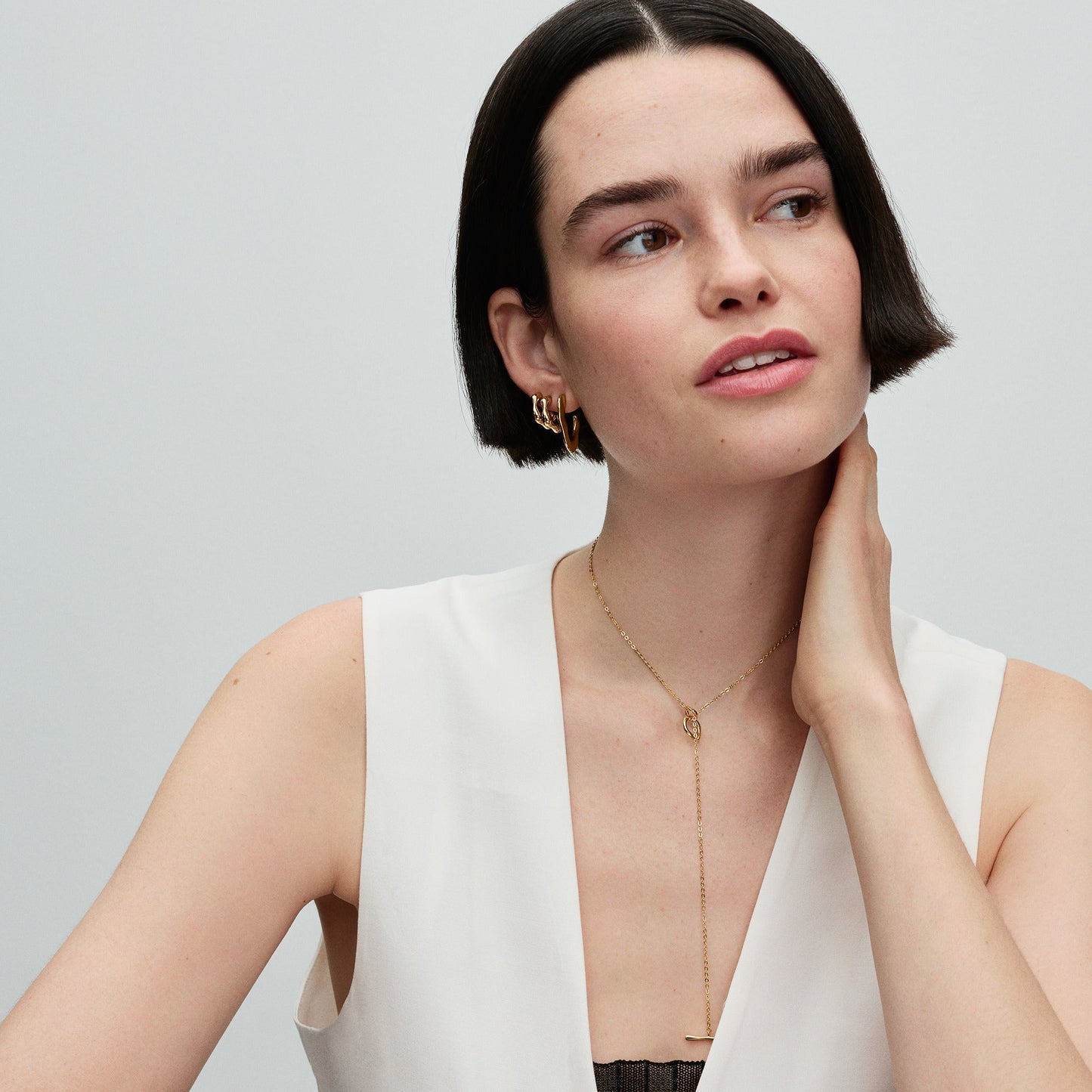 Organically V-shaped Open Hoop Earrings Popular Style Premium Collection