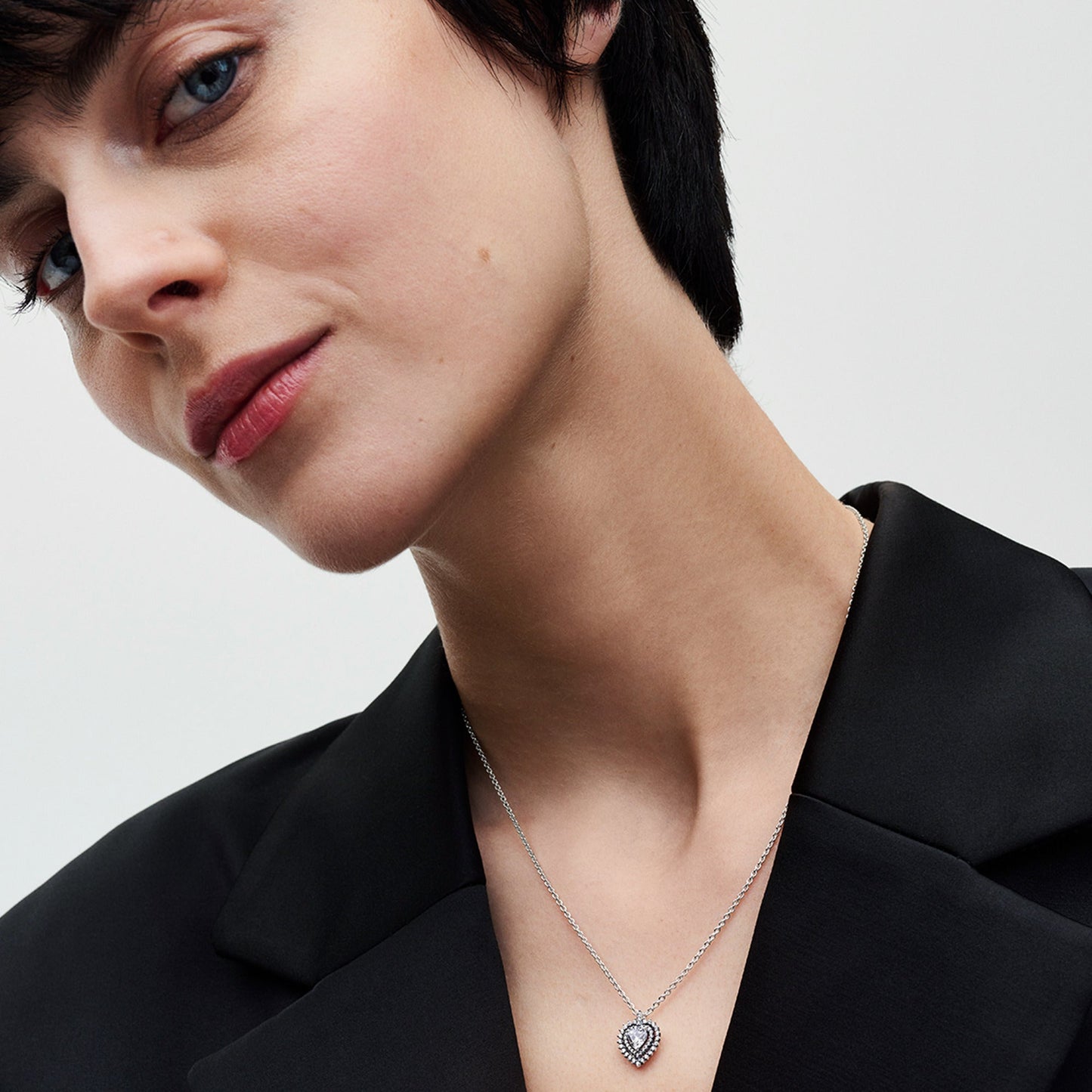 Sparkling Heart Halo Pendant Necklace Premium Fashion Jewelry Gift Collection