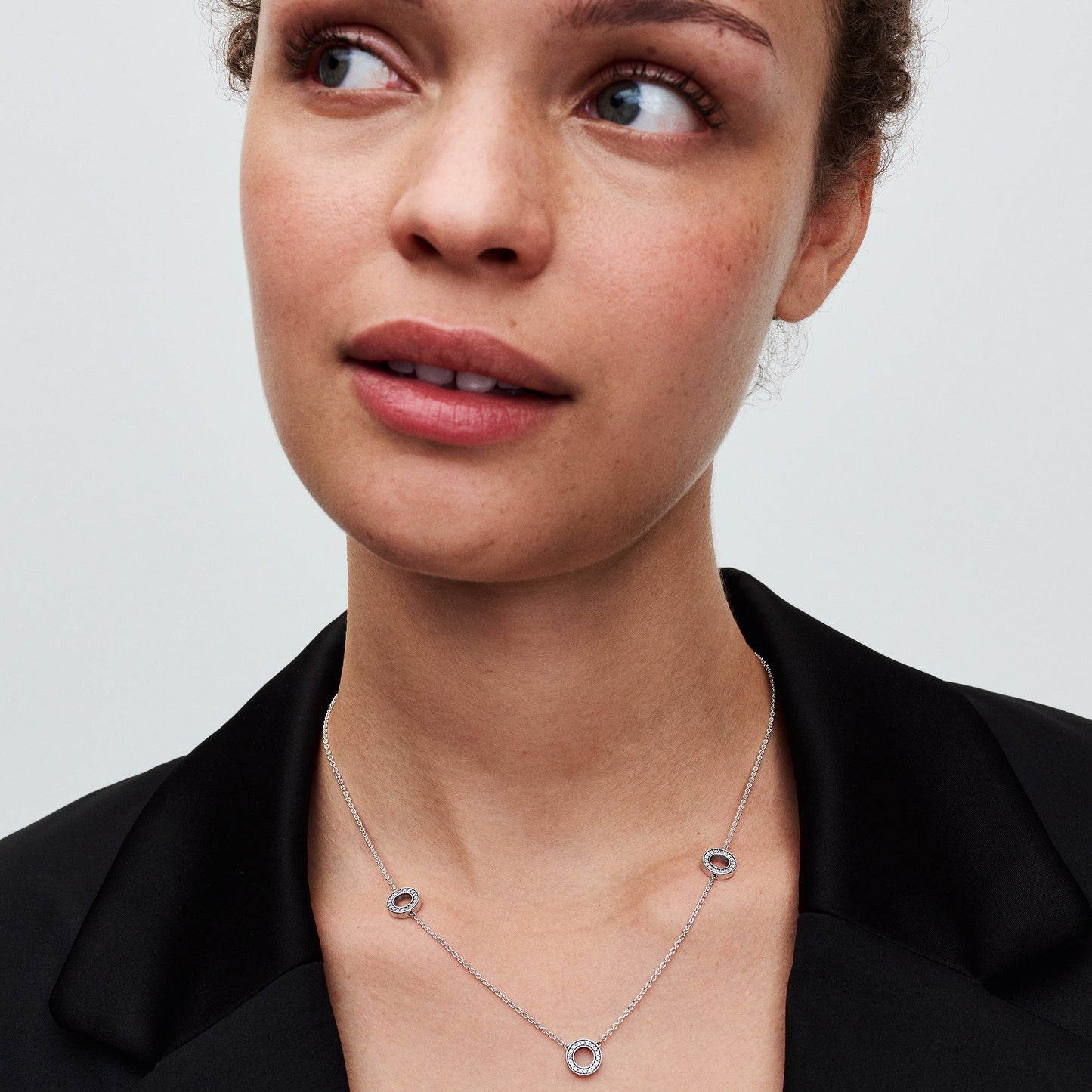Pavé Circles Chain Necklace Premium Fashion Jewelry Gift Collection