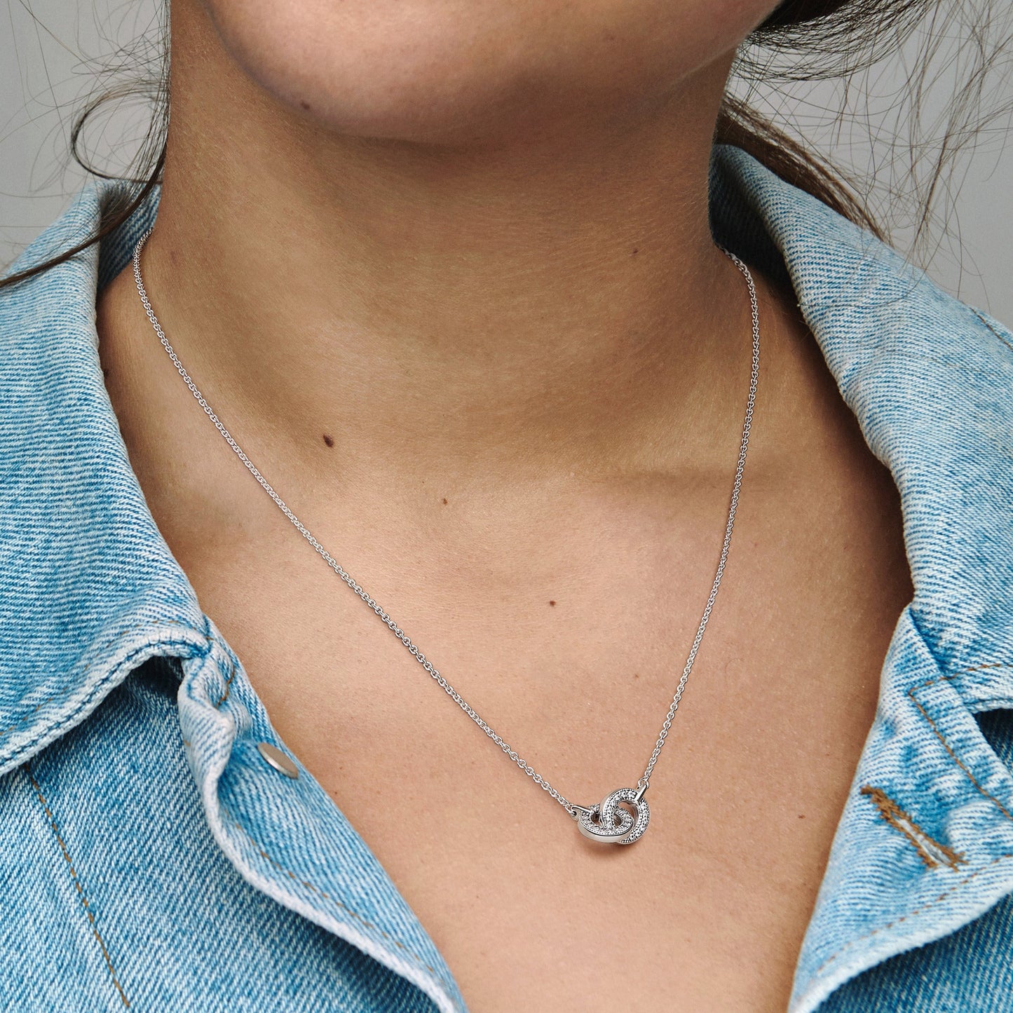 Pandora Signature Intertwined Pavé Pendant Necklace Premium Fashion Jewelry Gift Collection
