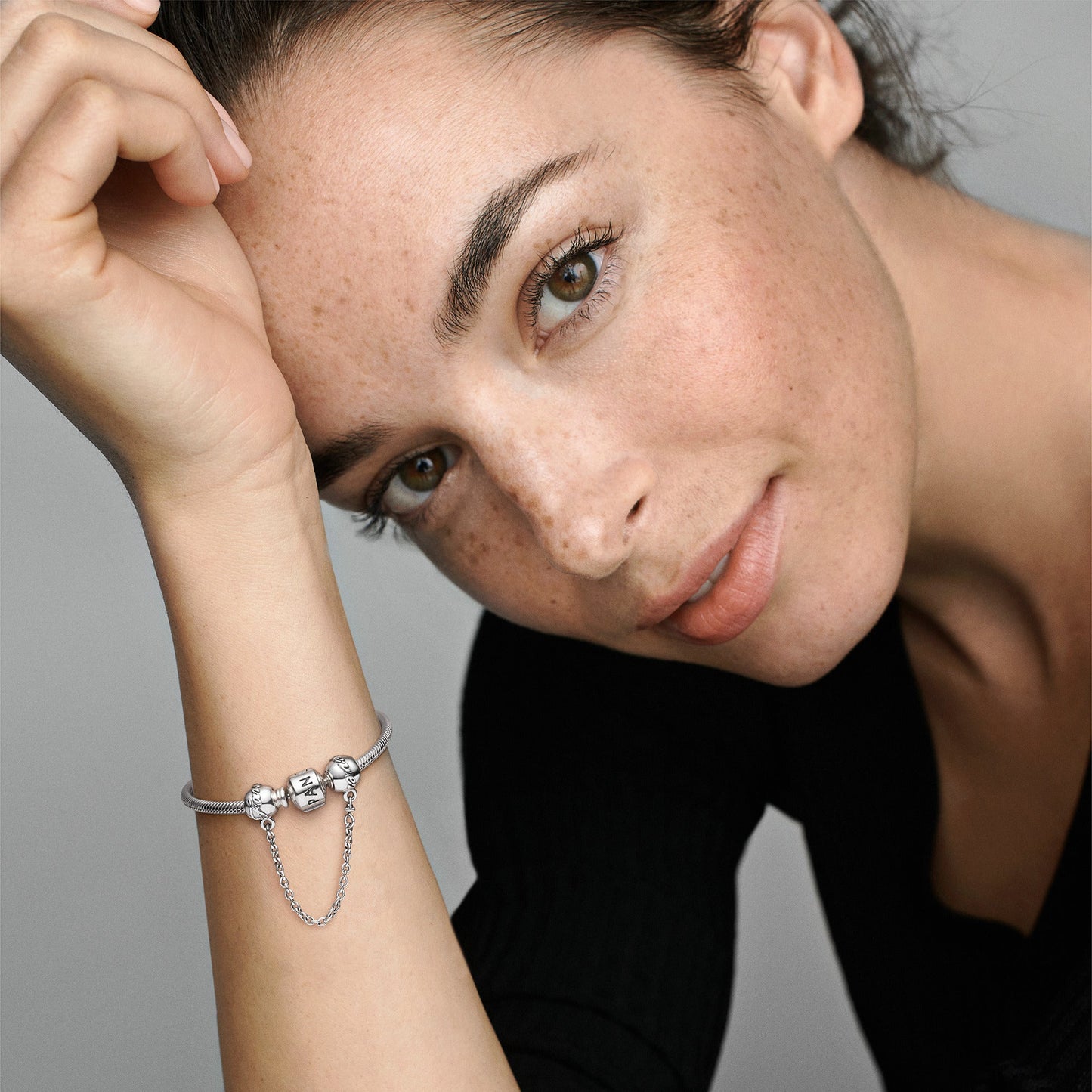 Family Forever Safety Chain Premium Fashion Jewelry Gift Collection