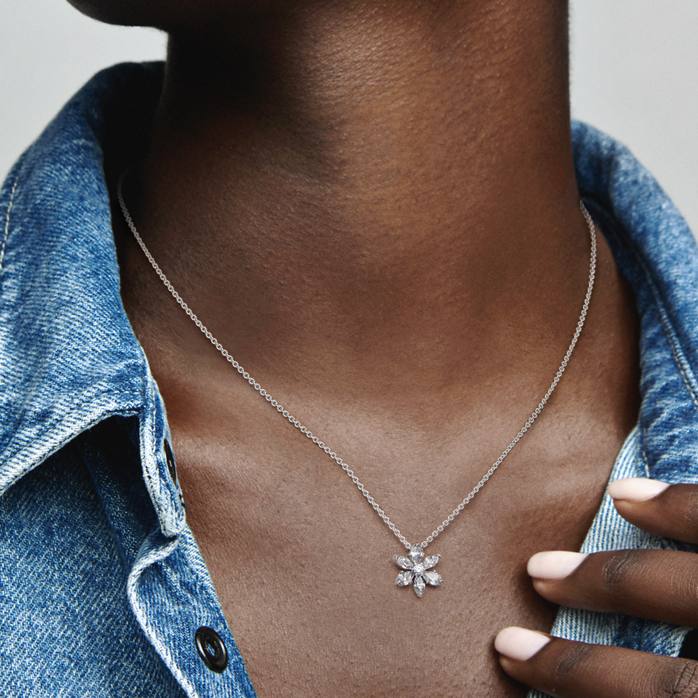 Sparkling Herbarium Cluster Pendant Necklace Premium Fashion Jewelry Gift Collection